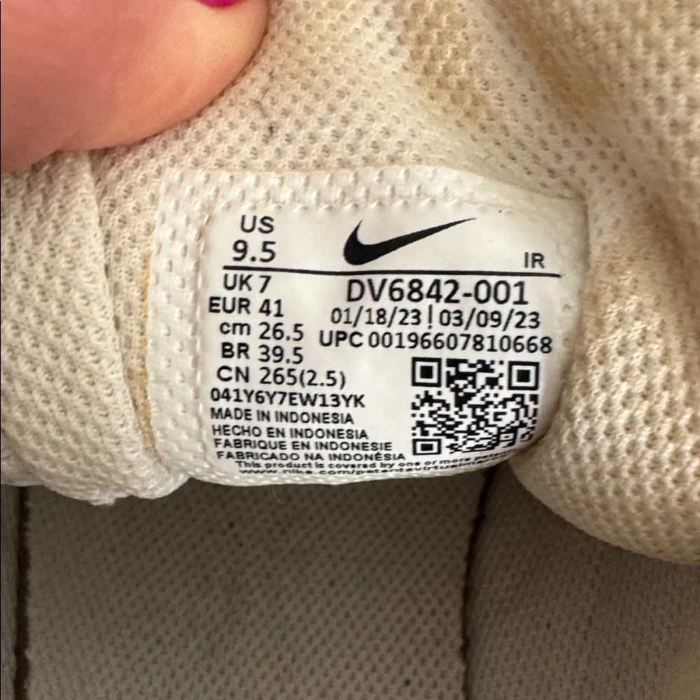Nike Air Max SC White and‎ Gold Shoes 9.5